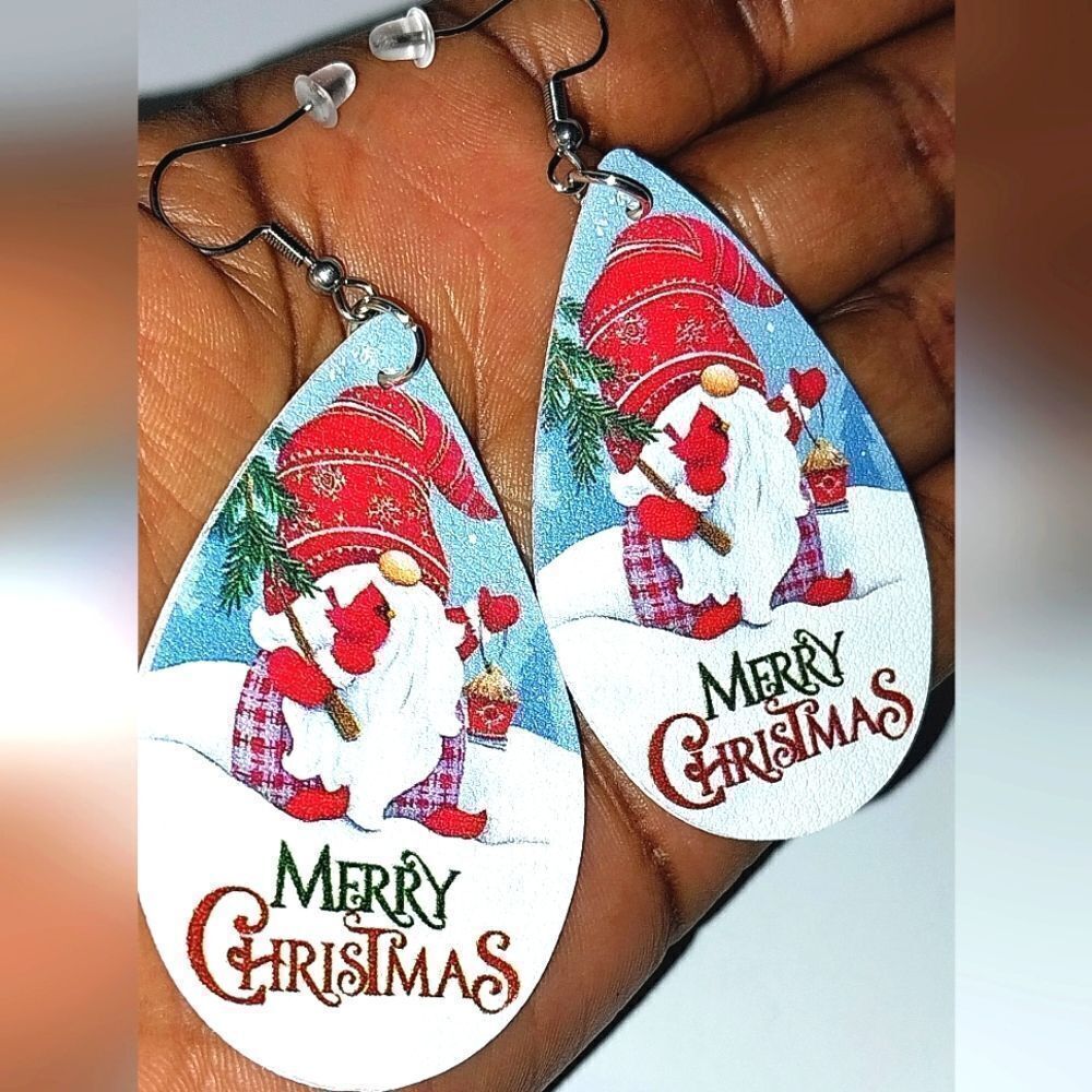Hand crafted dangle earrings - Picture 3 of 5